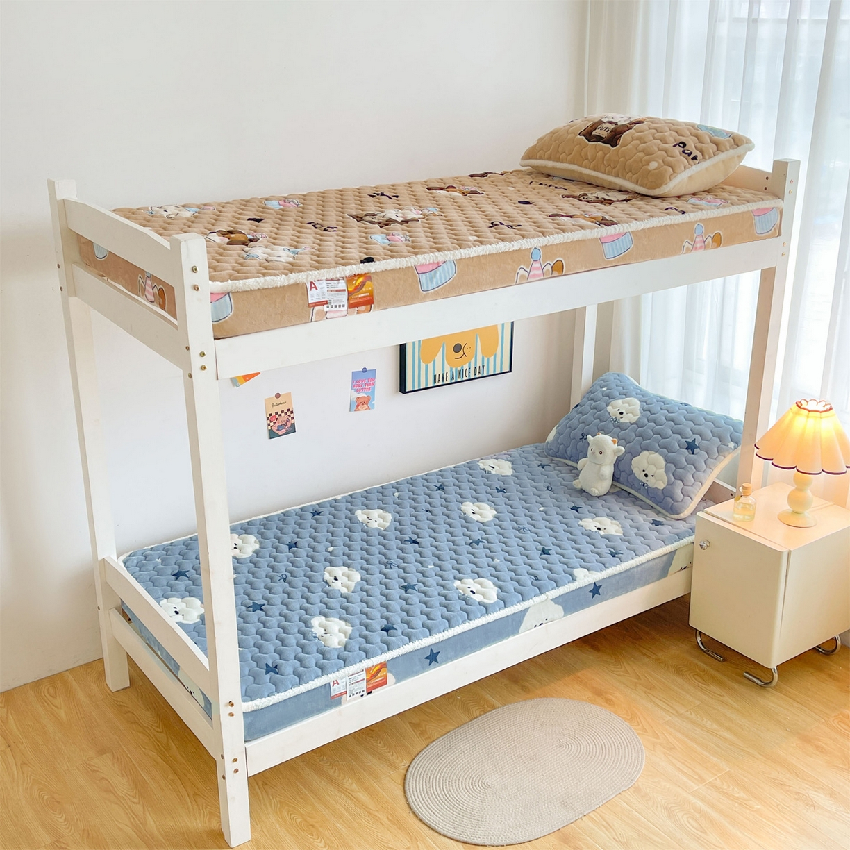 91家纺网 家纺一手货源 找家纺 雯豆家纺 2025新款学生上下铺加厚牛奶绒夹棉床笠宿舍大学生床垫保护套 牛奶绒床笠-星空小狗