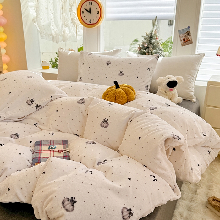 91家纺网 家纺一手货源 找家纺 酱子 2025新款200克高克重印花牛奶绒四件套 简韵南瓜