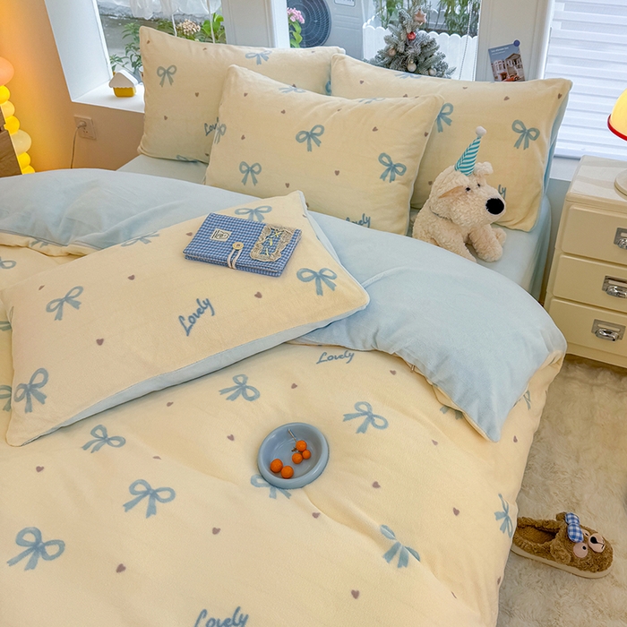 91家纺网 家纺一手货源 找家纺 酱子 2025新款200克高克重印花牛奶绒四件套 蓝调逸境