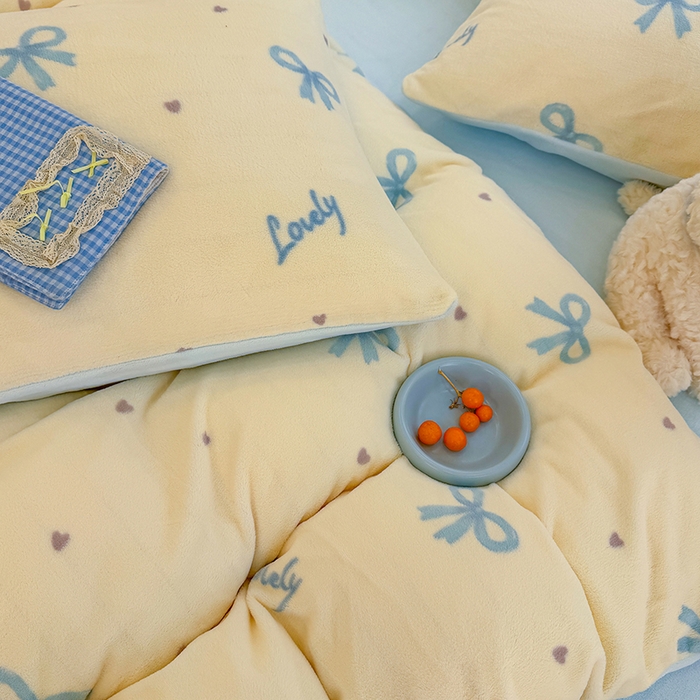 91家纺网 家纺一手货源 找家纺 酱子 2025新款200克高克重印花牛奶绒四件套 蓝调逸境