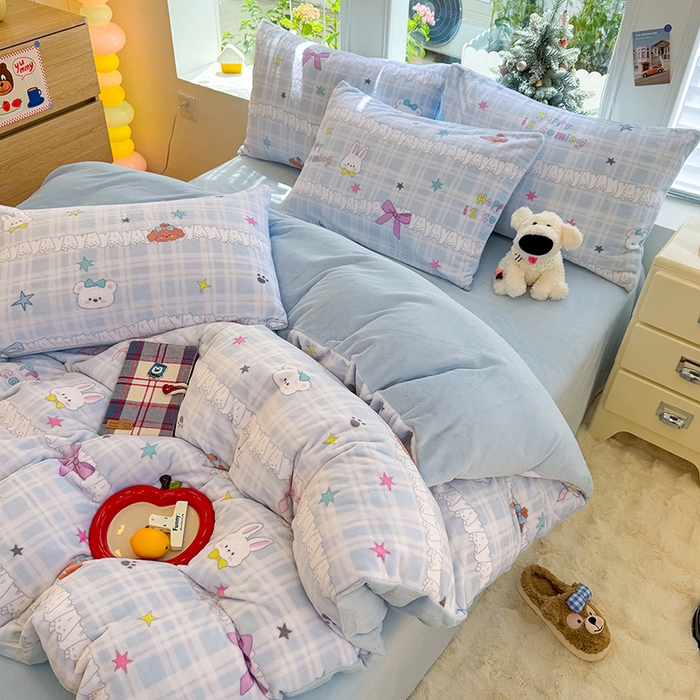 91家纺网 家纺一手货源 找家纺 酱子 2025新款200克高克重印花牛奶绒四件套 蕾丝萌境