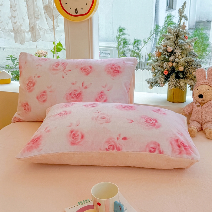 91家纺网 家纺一手货源 找家纺 酱子 2025新款200克高克重印花牛奶绒四件套 里巷