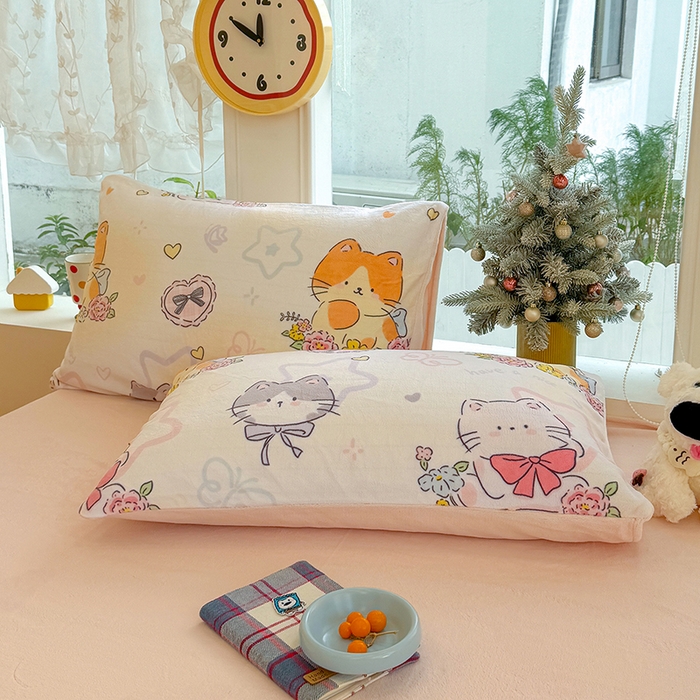 91家纺网 家纺一手货源 找家纺 酱子 2025新款200克高克重印花牛奶绒四件套 喵影仙花