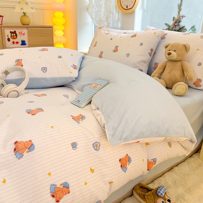 酱子 2025新款200克高克重印花牛奶绒四件套 暖熊星芒