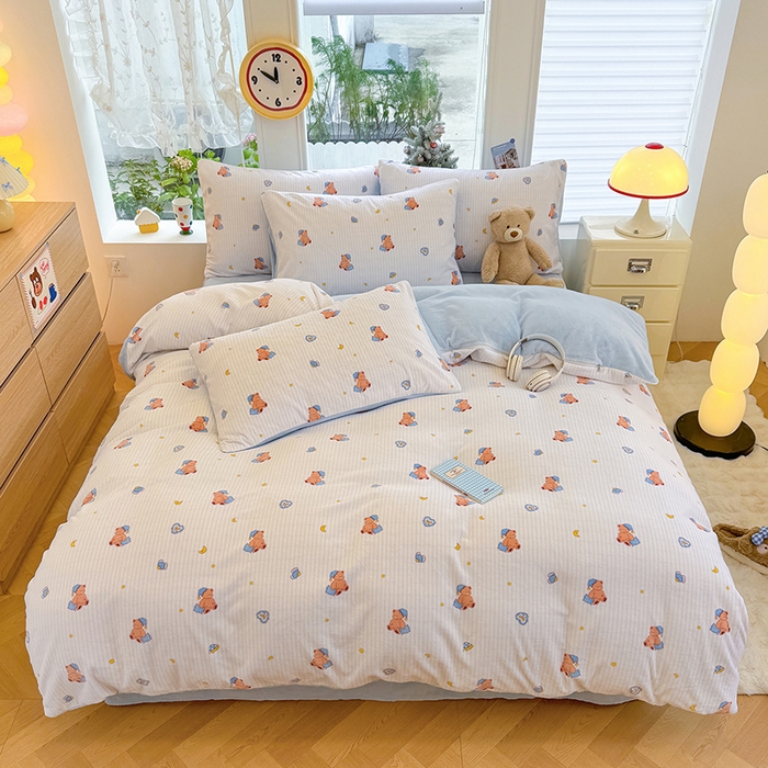 91家纺网 家纺一手货源 找家纺 酱子 2025新款200克高克重印花牛奶绒四件套 暖熊星芒