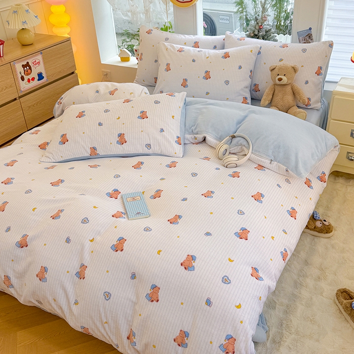 91家纺网 家纺一手货源 找家纺 酱子 2025新款200克高克重印花牛奶绒四件套 暖熊星芒