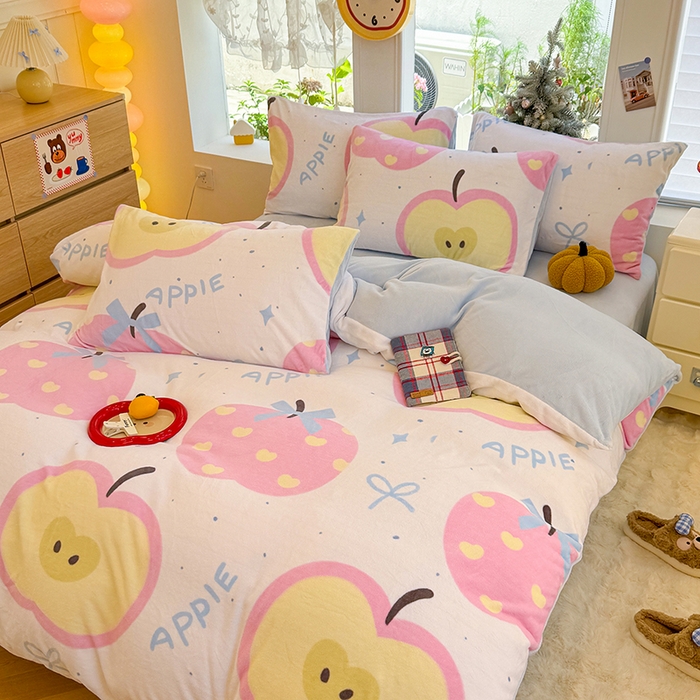 91家纺网 家纺一手货源 找家纺 酱子 2025新款200克高克重印花牛奶绒四件套 平安果