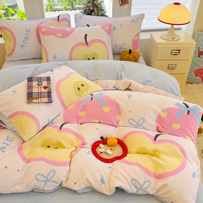 91家纺网 家纺一手货源 找家纺 酱子 2025新款200克高克重印花牛奶绒四件套 平安果