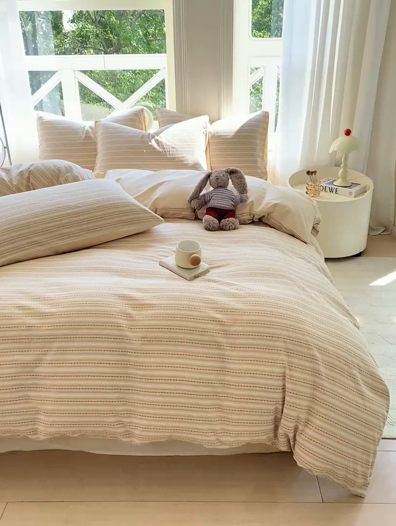 91家纺网 家纺一手货源 找家纺 灰鲸 2025新款A类全棉纯棉色织提花四件套 美拉-杏