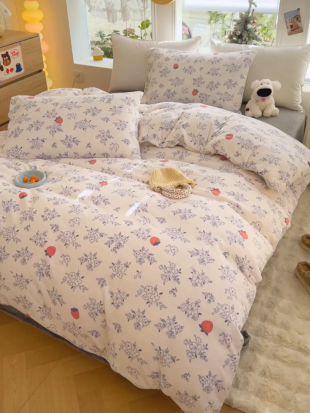 91家纺网 家纺一手货源 找家纺 酱子 2025新款200克高克重印花牛奶绒四件套 浅花莓语