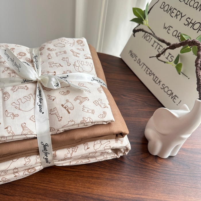 91家纺网 家纺一手货源 找家纺 爱思佳 2024新款A类母婴全棉双层纱印花四件套直播热卖系列-系列一 欢乐岛