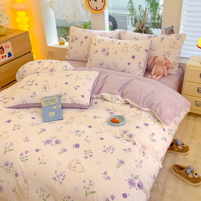 91家纺网 家纺一手货源 找家纺 酱子 2025新款200克高克重印花牛奶绒四件套 兔眠花笺