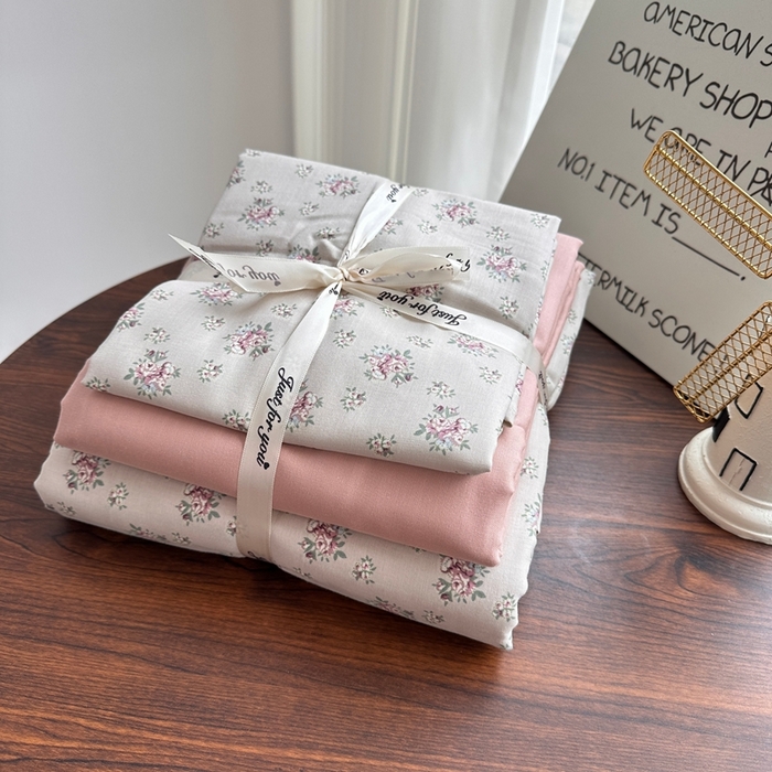 91家纺网 家纺一手货源 找家纺 爱思佳 2024新款A类母婴全棉双层纱印花四件套直播热卖系列-系列一 瑾年