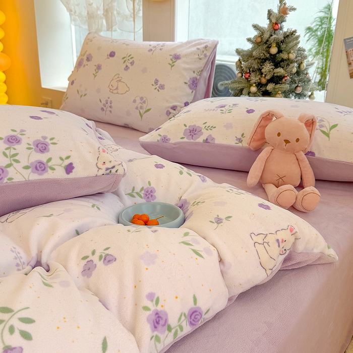 91家纺网 家纺一手货源 找家纺 酱子 2025新款200克高克重印花牛奶绒四件套 兔眠花笺