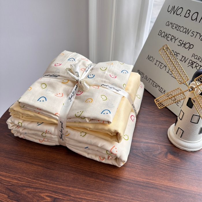 91家纺网 家纺一手货源 找家纺 爱思佳 2024新款A类母婴全棉双层纱印花四件套直播热卖系列-系列一 开心派