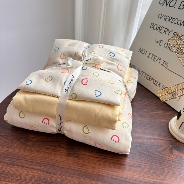 91家纺网 家纺一手货源 找家纺 爱思佳 2024新款A类母婴全棉双层纱印花四件套直播热卖系列-系列一 开心派