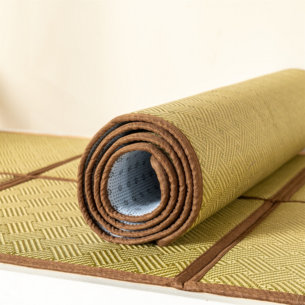 91家纺网 家纺一手货源 找家纺 新太阳蚊帐 2025新款学生宿舍冰藤席凉席 绿韵悠居整片