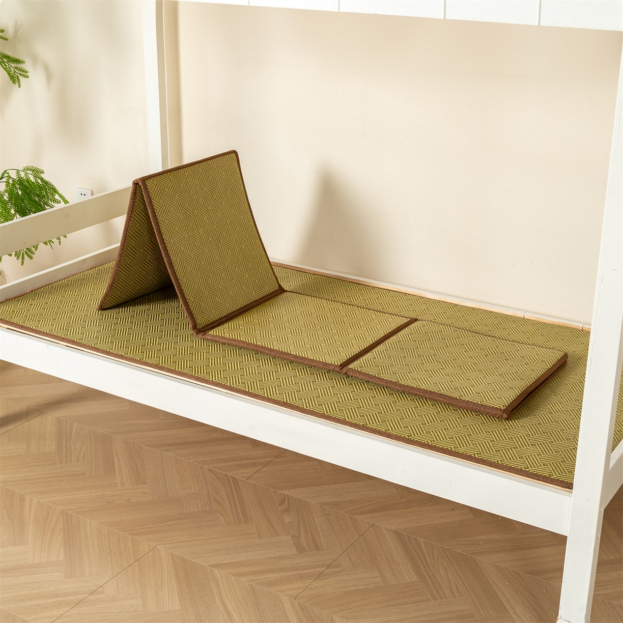 91家纺网 家纺一手货源 找家纺 新太阳蚊帐 2025新款学生宿舍冰藤席凉席 绿韵悠居拼接