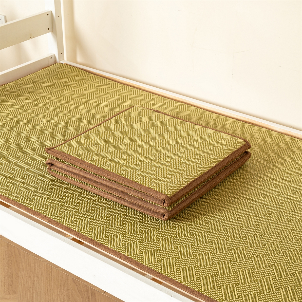 91家纺网 家纺一手货源 找家纺 新太阳蚊帐 2025新款学生宿舍冰藤席凉席 绿韵悠居拼接