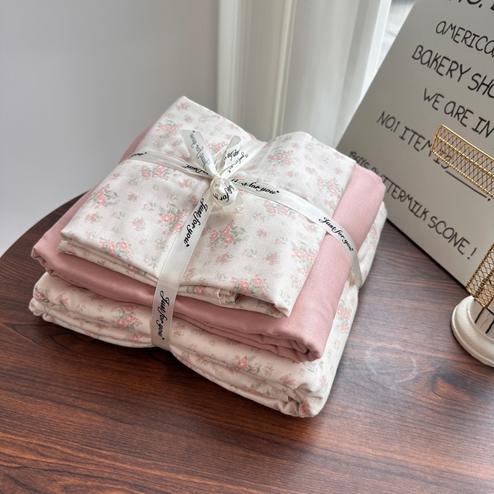 91家纺网 家纺一手货源 找家纺 爱思佳 2024新款A类母婴全棉双层纱印花四件套直播热卖系列-系列一 玫珑茉莉