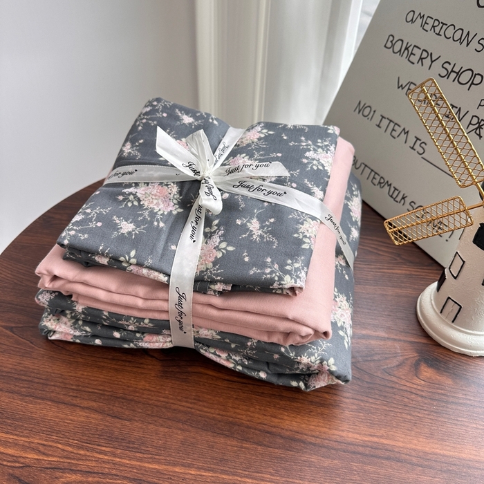 91家纺网 家纺一手货源 找家纺 爱思佳 2024新款A类母婴全棉双层纱印花四件套直播热卖系列-系列一 梦里花