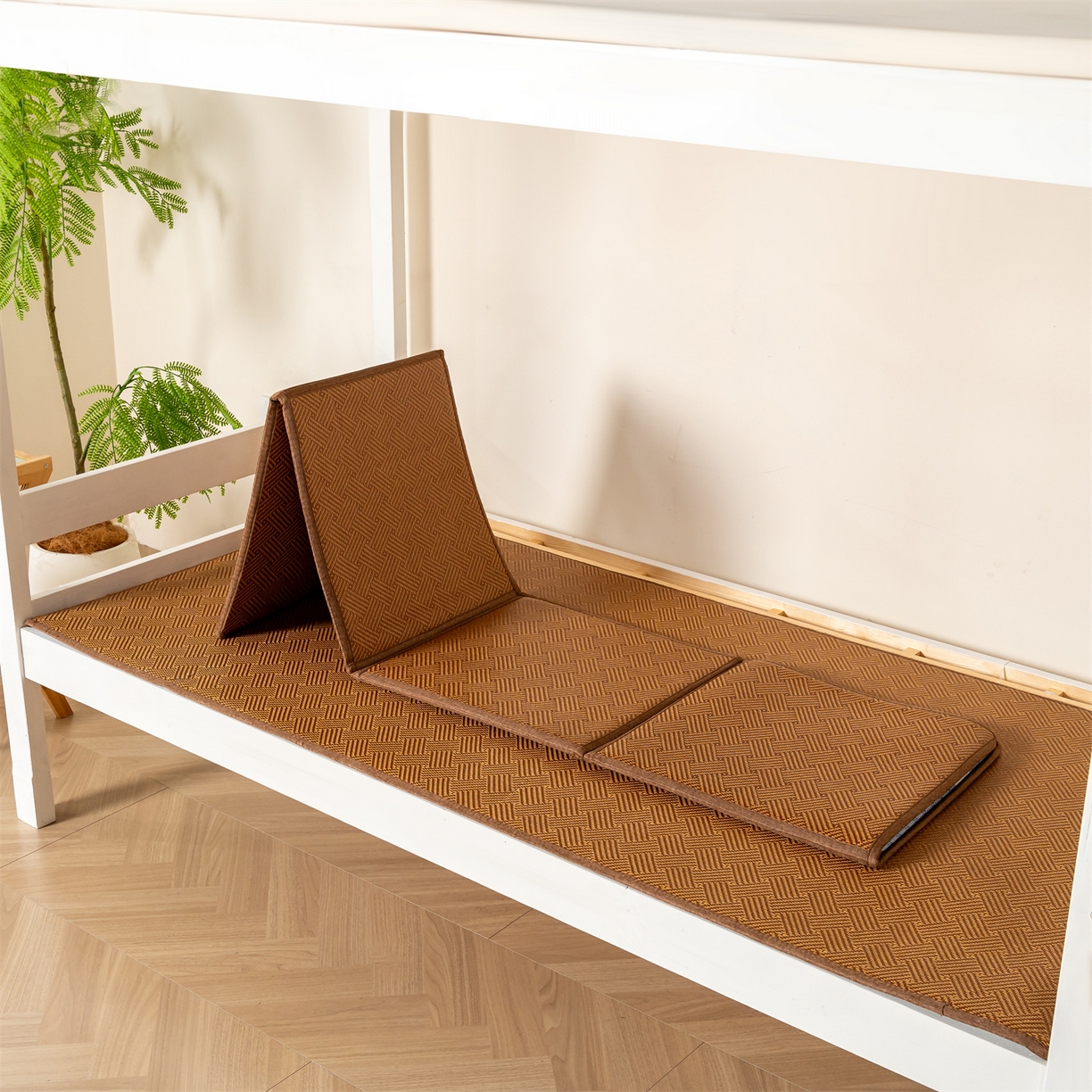 91家纺网 家纺一手货源 找家纺 新太阳蚊帐 2025新款学生宿舍冰藤席凉席 棕韵雅舍拼接