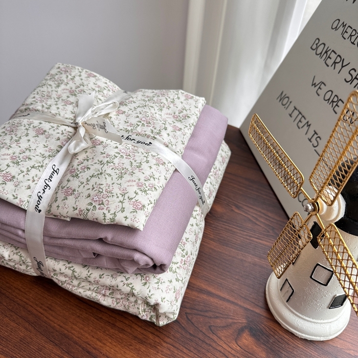 91家纺网 家纺一手货源 找家纺 爱思佳 2024新款A类母婴全棉双层纱印花四件套直播热卖系列-系列一 梦怡