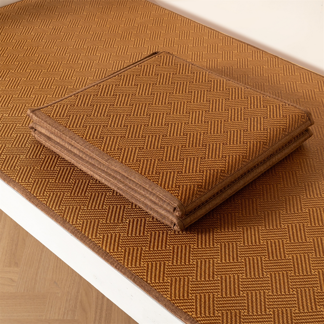 91家纺网 家纺一手货源 找家纺 新太阳蚊帐 2025新款学生宿舍冰藤席凉席 棕韵雅舍拼接