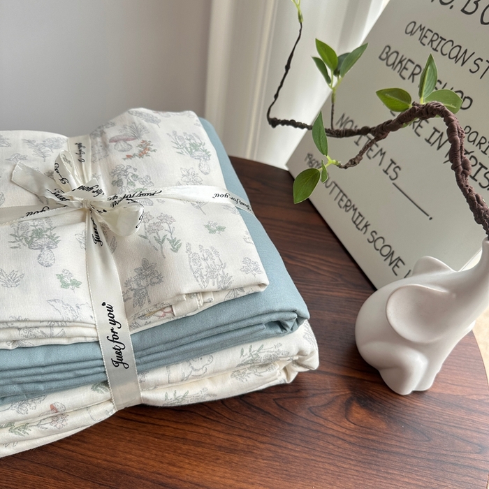 91家纺网 家纺一手货源 找家纺 爱思佳 2024新款A类母婴全棉双层纱印花四件套直播热卖系列-系列一 秘境森林