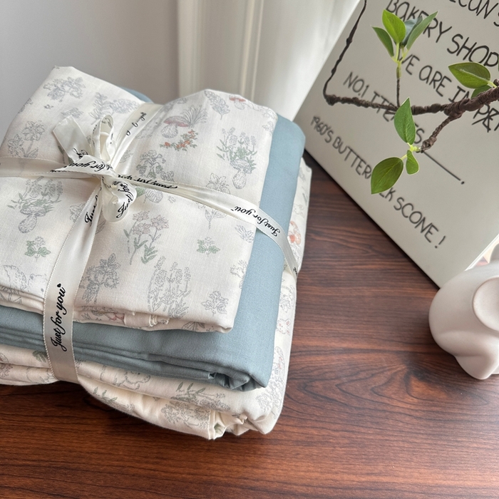 91家纺网 家纺一手货源 找家纺 爱思佳 2024新款A类母婴全棉双层纱印花四件套直播热卖系列-系列一 秘境森林