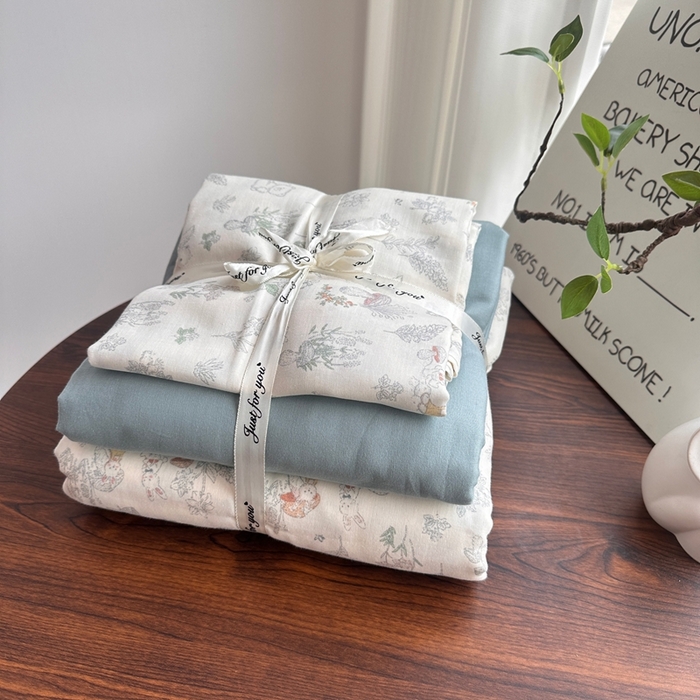 91家纺网 家纺一手货源 找家纺 爱思佳 2024新款A类母婴全棉双层纱印花四件套直播热卖系列-系列一 秘境森林