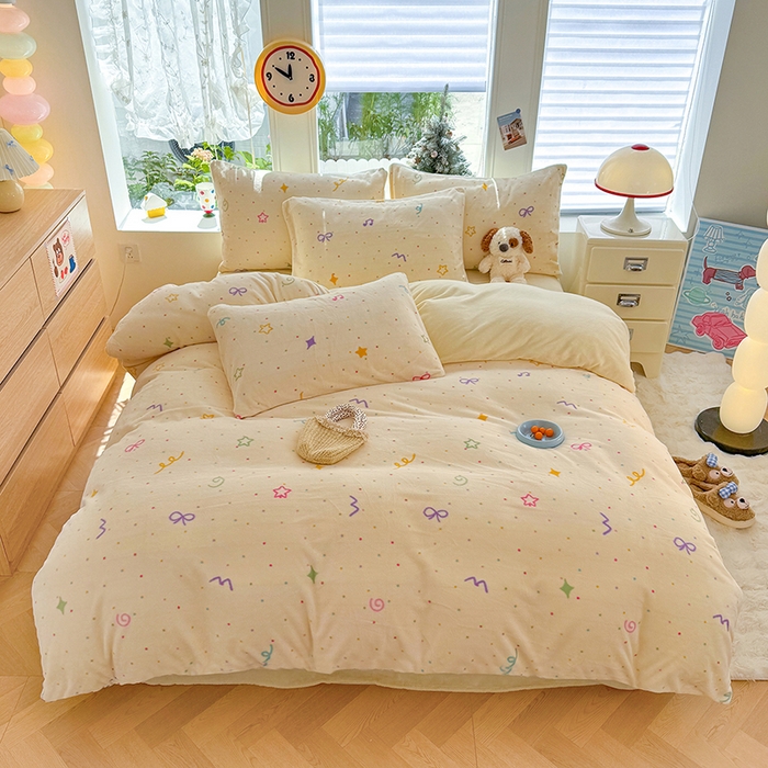 91家纺网 家纺一手货源 找家纺 酱子 2025新款200克高克重印花牛奶绒四件套 星彩梦