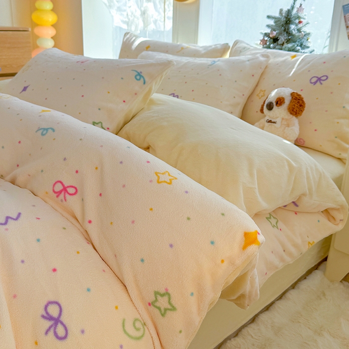 91家纺网 家纺一手货源 找家纺 酱子 2025新款200克高克重印花牛奶绒四件套 星彩梦