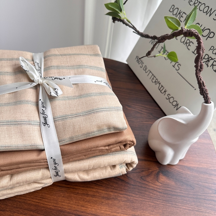 91家纺网 家纺一手货源 找家纺 爱思佳 2024新款A类母婴全棉双层纱印花四件套直播热卖系列-系列一 摩卡