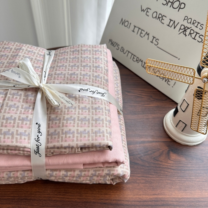 91家纺网 家纺一手货源 找家纺 爱思佳 2024新款A类母婴全棉双层纱印花四件套直播热卖系列-系列一 西西里-粉