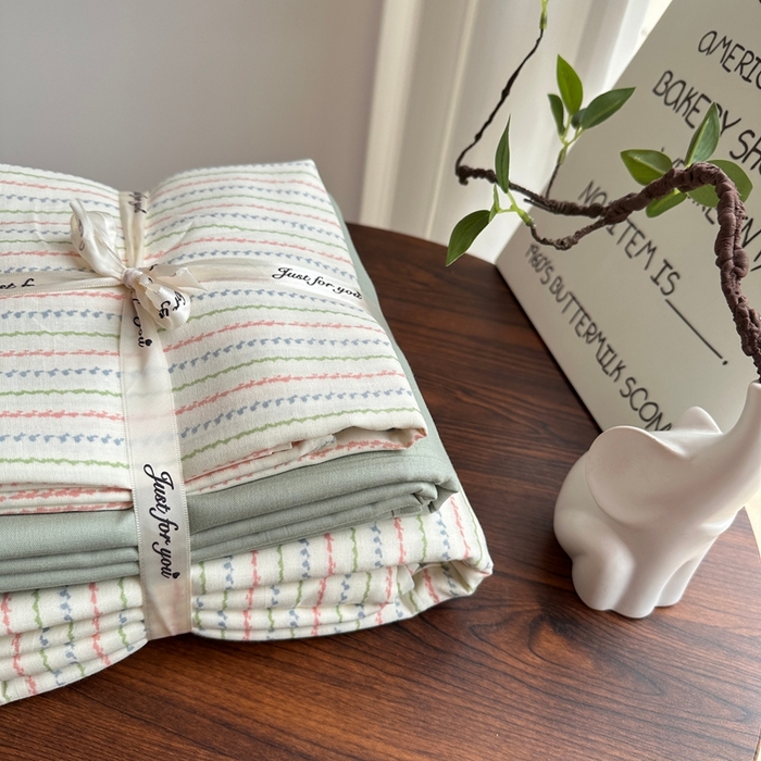 91家纺网 家纺一手货源 找家纺 爱思佳 2024新款A类母婴全棉双层纱印花四件套直播热卖系列-系列一 夏天