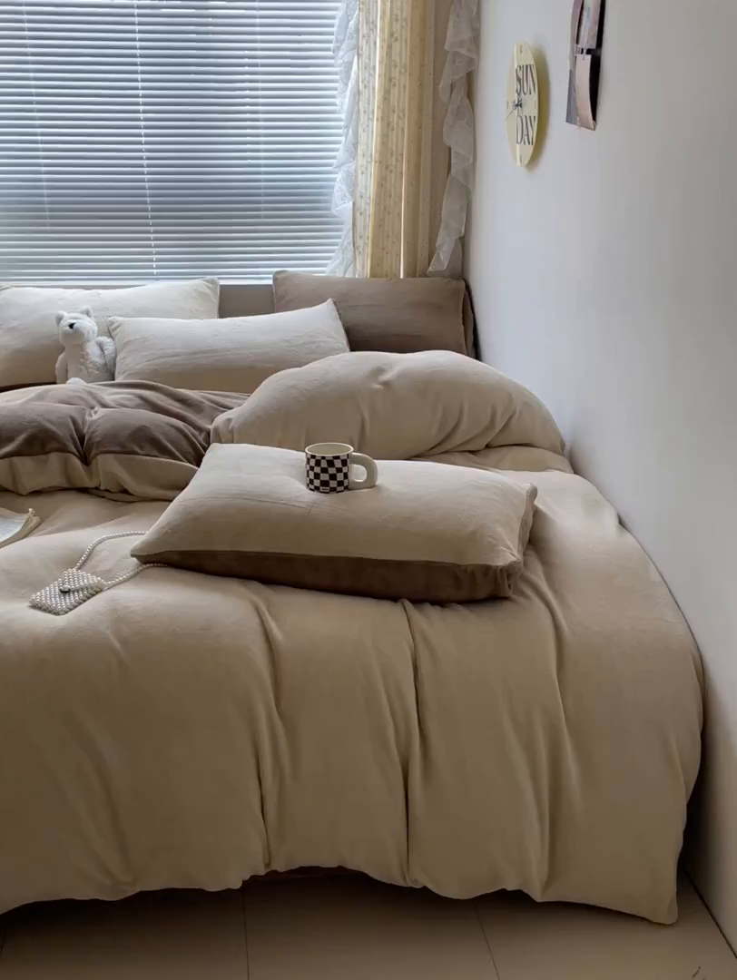 91家纺网 家纺一手货源 找家纺 （总）酱子 2025新款纯色双拼牛奶绒四件套190克