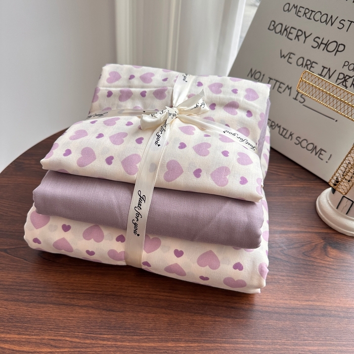 91家纺网 家纺一手货源 找家纺 爱思佳 2024新款A类母婴全棉双层纱印花四件套直播热卖系列-系列一 小紫心