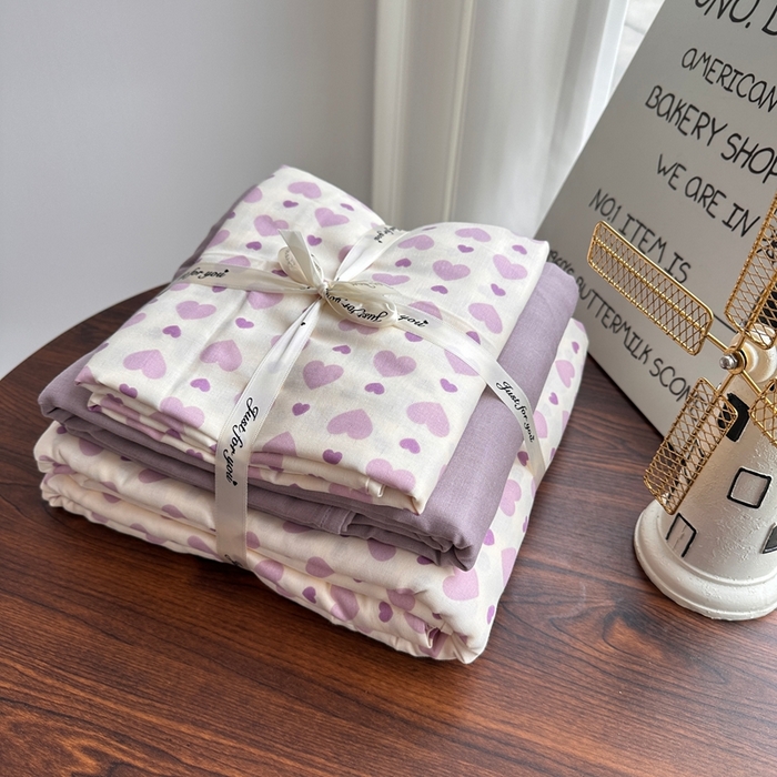 91家纺网 家纺一手货源 找家纺 爱思佳 2024新款A类母婴全棉双层纱印花四件套直播热卖系列-系列一 小紫心