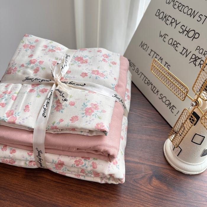 91家纺网 家纺一手货源 找家纺 爱思佳 2024新款A类母婴全棉双层纱印花四件套直播热卖系列-系列一 孝琳