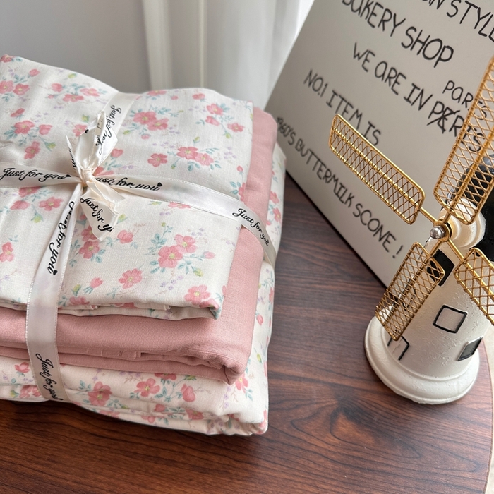 91家纺网 家纺一手货源 找家纺 爱思佳 2024新款A类母婴全棉双层纱印花四件套直播热卖系列-系列一 孝琳