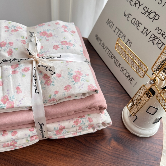 91家纺网 家纺一手货源 找家纺 爱思佳 2024新款A类母婴全棉双层纱印花四件套直播热卖系列-系列一 孝琳