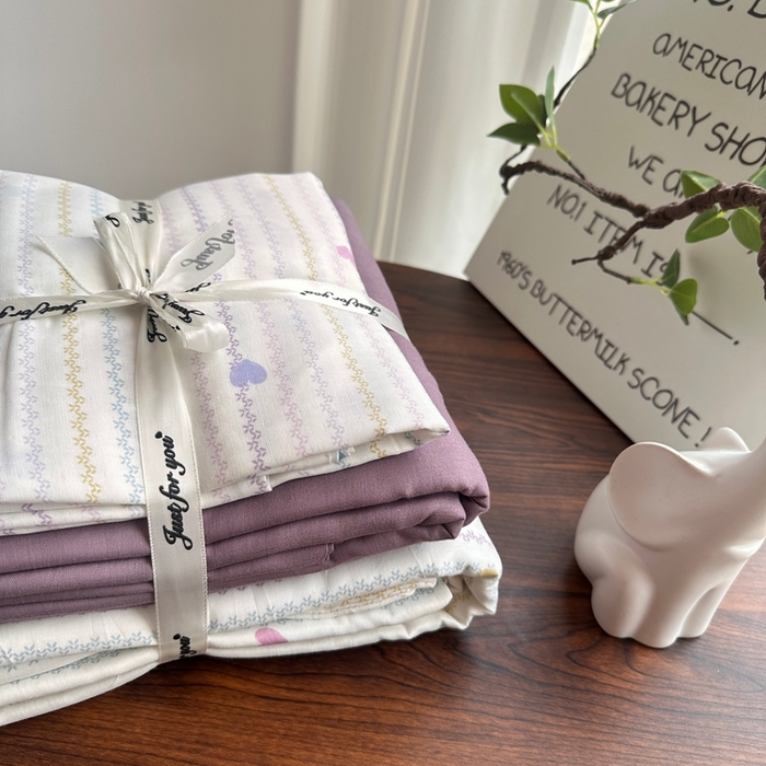 91家纺网 家纺一手货源 找家纺 爱思佳 2024新款A类母婴全棉双层纱印花四件套直播热卖系列-系列一 心意