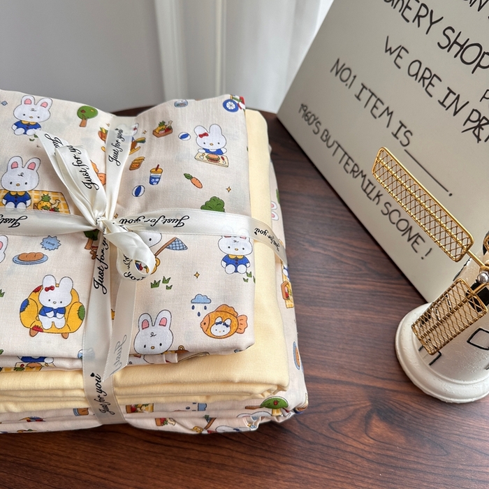 91家纺网 家纺一手货源 找家纺 爱思佳 2024新款A类母婴全棉双层纱印花四件套直播热卖系列-系列一 野餐兔