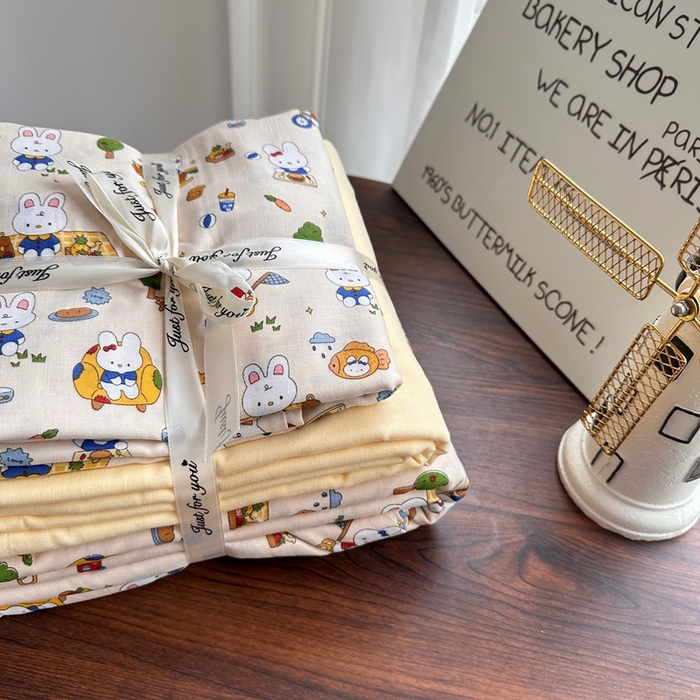 91家纺网 家纺一手货源 找家纺 爱思佳 2024新款A类母婴全棉双层纱印花四件套直播热卖系列-系列一 野餐兔