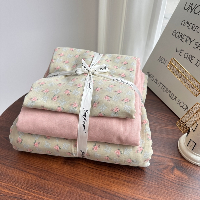 91家纺网 家纺一手货源 找家纺 爱思佳 2024新款A类母婴全棉双层纱印花四件套直播热卖系列-系列一 璎珞