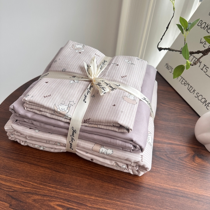 91家纺网 家纺一手货源 找家纺 爱思佳 2024新款A类母婴全棉双层纱印花四件套直播热卖系列-系列一 月亮熊