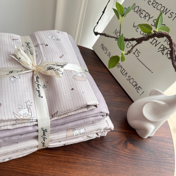 91家纺网 家纺一手货源 找家纺 爱思佳 2024新款A类母婴全棉双层纱印花四件套直播热卖系列-系列一 月亮熊