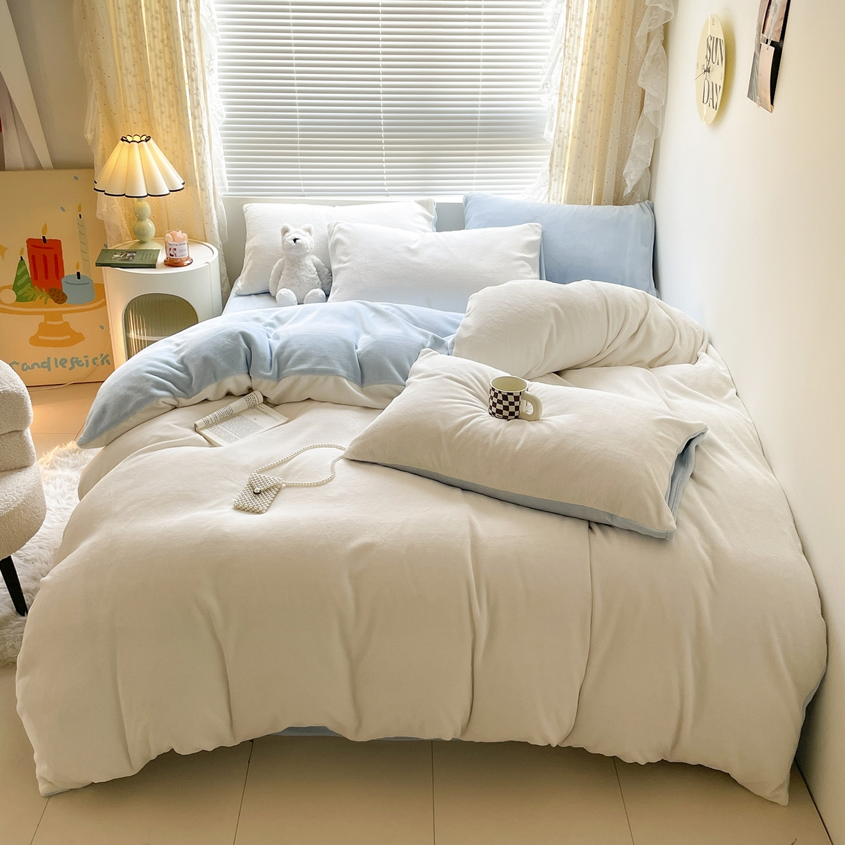 91家纺网 家纺一手货源 找家纺 酱子 2025新款纯色双拼牛奶绒四件套190克 米白+浅蓝