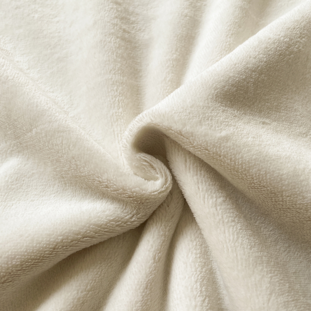 91家纺网 家纺一手货源 找家纺 酱子 2025新款纯色双拼牛奶绒四件套190克 米白+桃粉